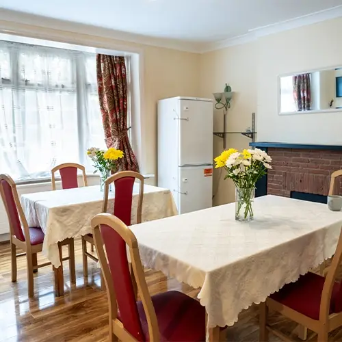 Croftdown_house__0007_Supremecare_createtheimageuk-25
